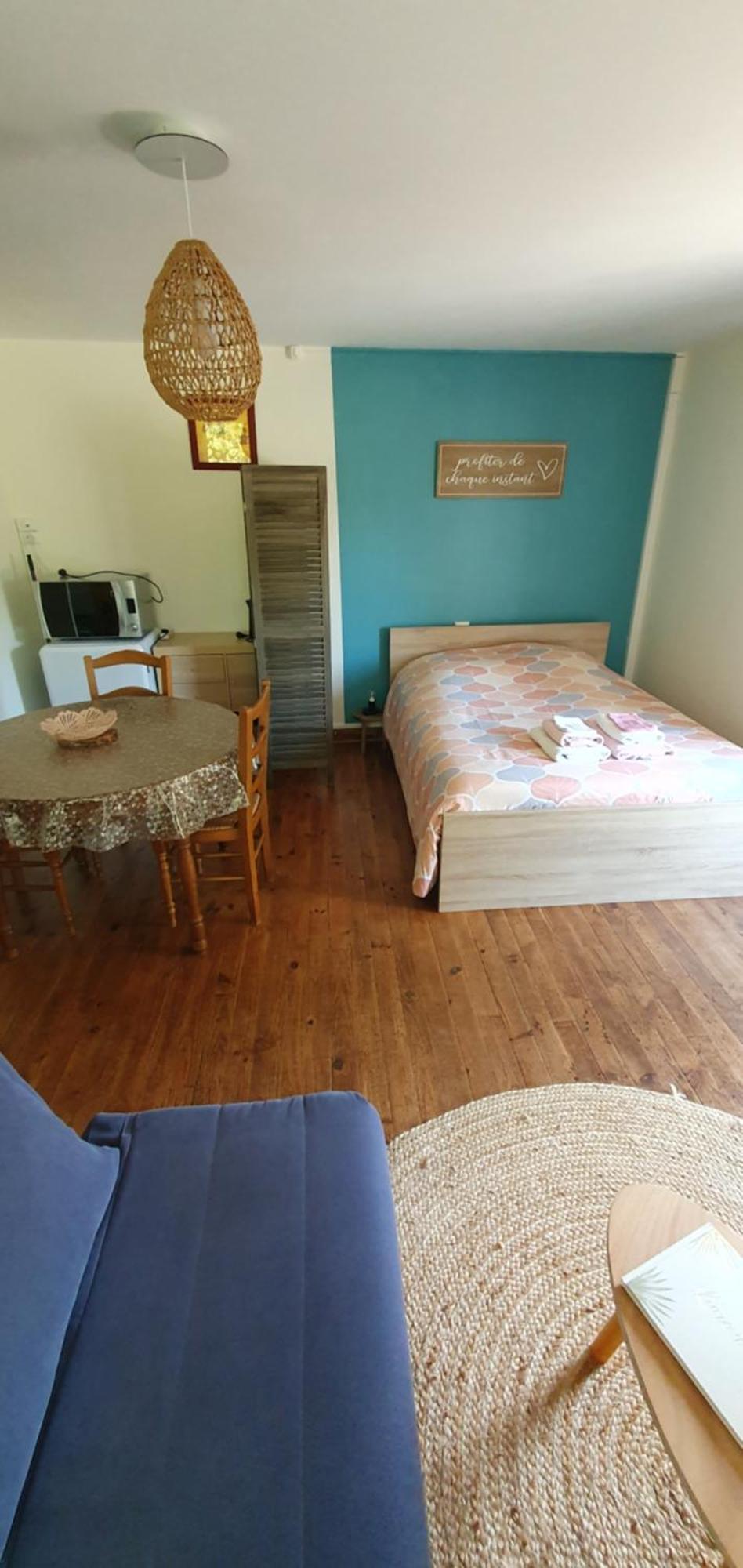 Le Studio De Rochavelle Daire Chiché Dış mekan fotoğraf
