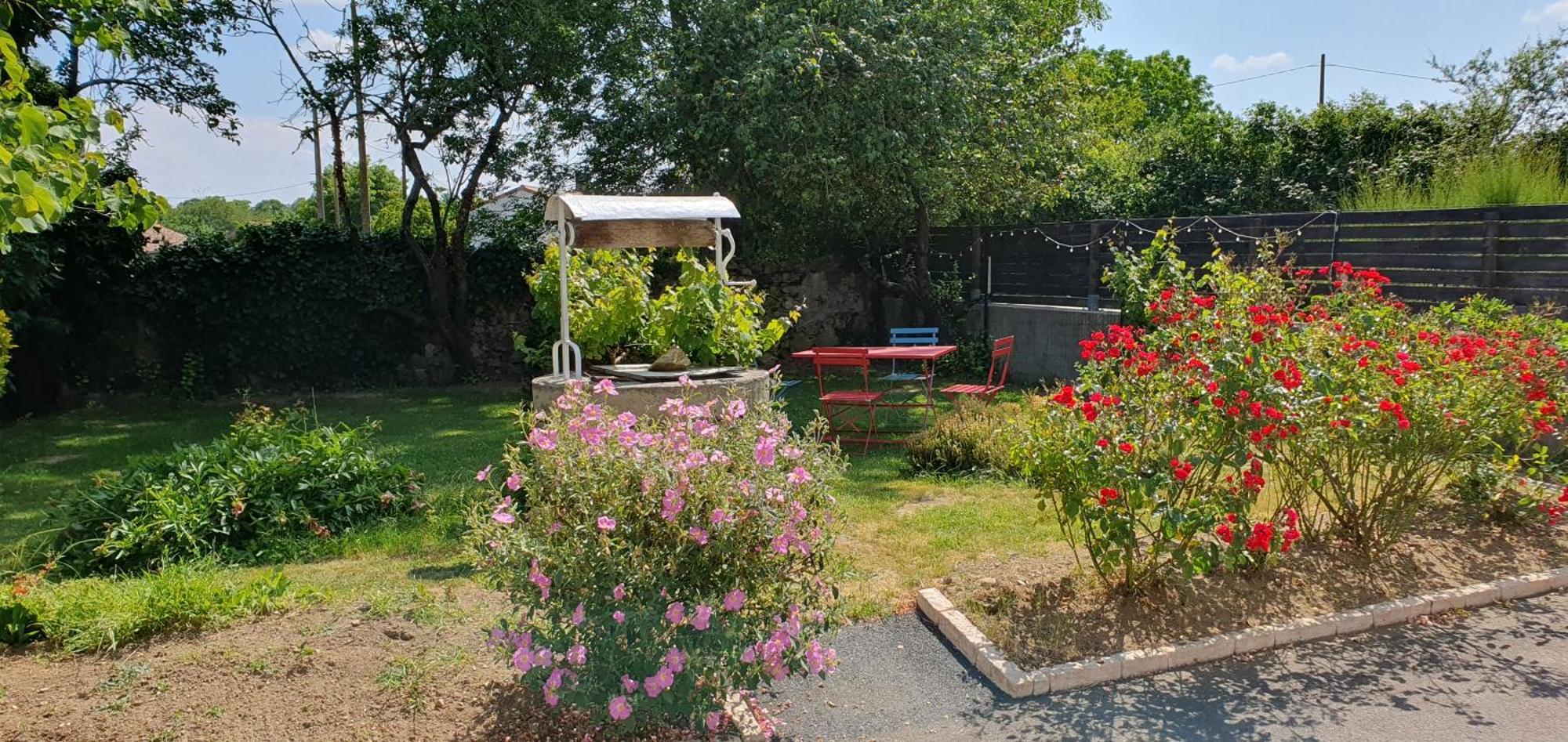 Le Studio De Rochavelle Daire Chiché Dış mekan fotoğraf